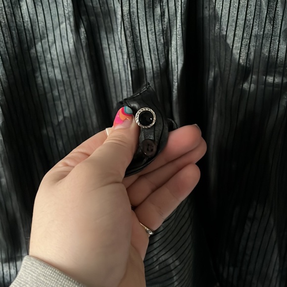 vintage Green silky button down - Picture 4 of 4